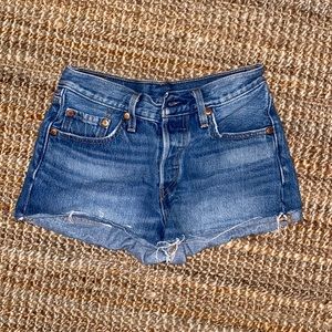 levi shorts